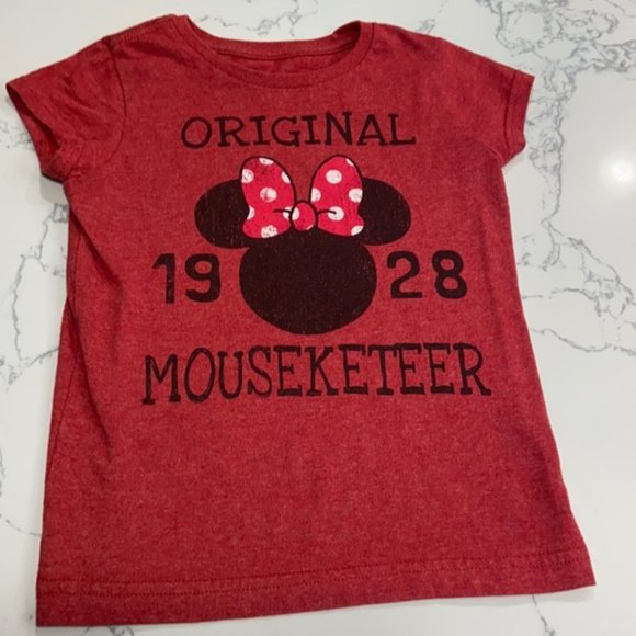 ✨ Minnie Mouse red graphic t shirt